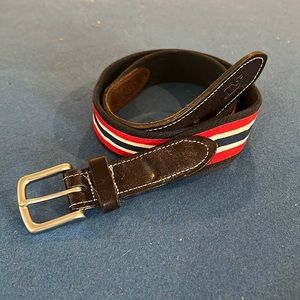 Vineyard Vines men’s belt 34 red, white, & blue stripes.